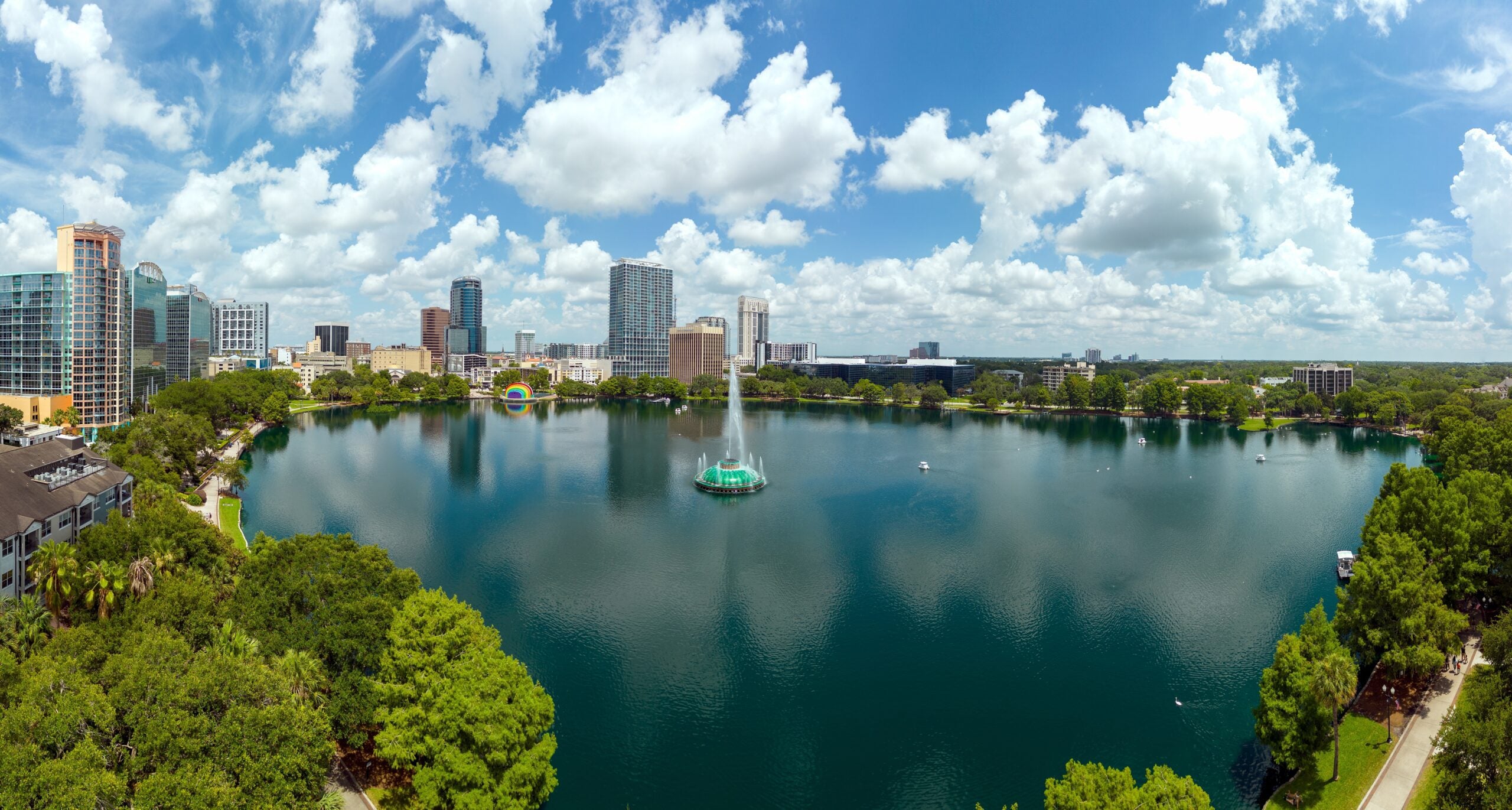 Aerial,Panoramic,View,Of,Downtown,Orlando,,Florida,At,Lake,Eola.